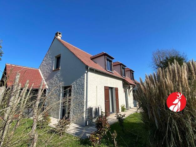 Maison à vendre 380 000 € 6 pièces 4 chambres 148 m² 968 m² de terrain La Chapelle la Reine 77760