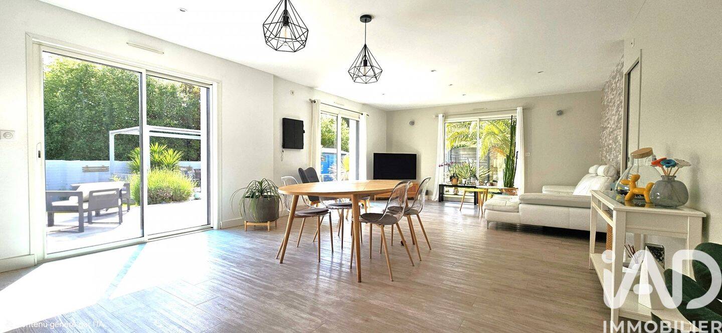 Maison à vendre, 141m², LA TURBALLE