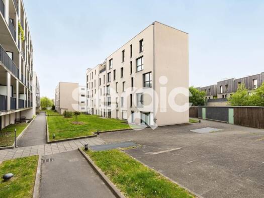 Appartement à vendre 194 000 € 3 pièces 2 chambres 59 m² RDC/3 Saint Maurice-Pellevoisin Lille 59800