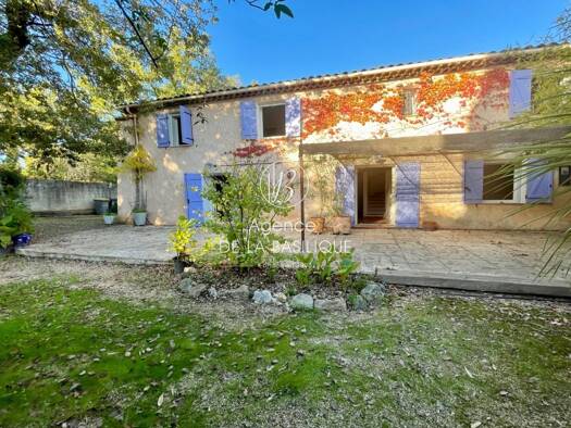 Maison à vendre 429 000 € 5 pièces 3 chambres 133 m² 678 m² de terrain Nord Ouest Saint-Maximin-la-Sainte-Baume 83470