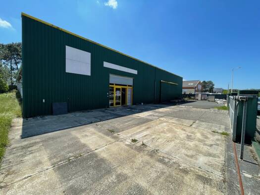 Entrepôt à vendre 892 500 € 960 m² d'espace de stockage Audenge 33980
