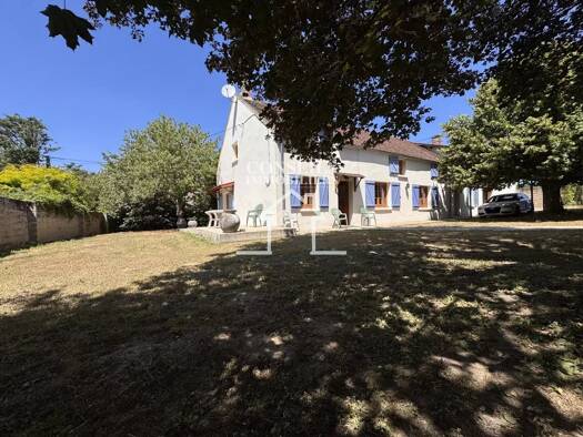 Ferme à vendre 160 000 € 6 pièces 3 chambres 143 m² 810 m² de terrain Saint-Julien-du-Sault 89330