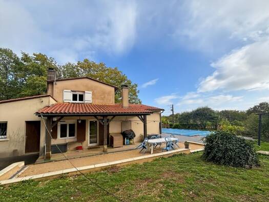 Maison à vendre 299 697 € 6 pièces 4 chambres 150 m² 13 385 m² de terrain Sanilhac 24380