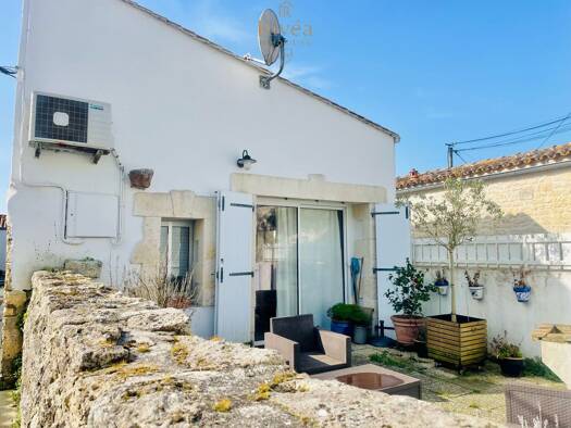 Maison à vendre 215 250 € 3 pièces 2 chambres 52,81 m² 79 m² de terrain Saint-Pierre-d'Oléron 17310
