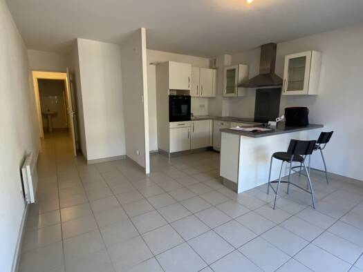 Appartement à vendre 180 000 € 3 pièces 2 chambres 56 m² RDC Miramas 13140
