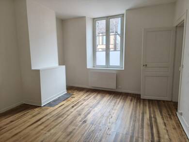 Appartement à louer 520 € 2 pièces 1 chambre 52 m² RDC Champrond en Gatine 28240