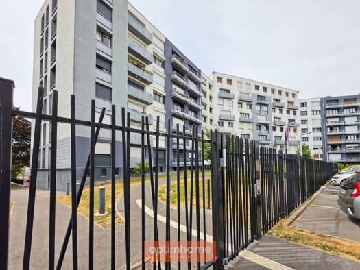 Appartement à vendre 155 900 € 4 pièces 3 chambres 83 m² Étage 1/6 Saint Sauveur Arras 62000