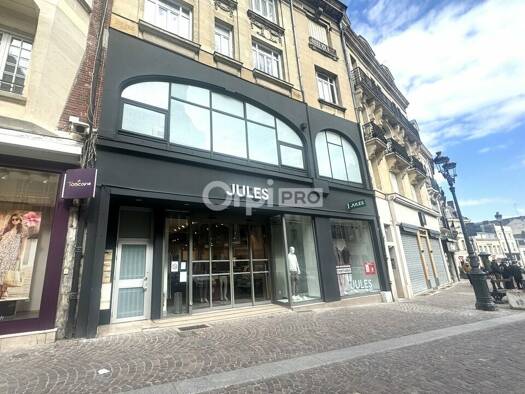 Local commercial à louer 7 500 € 358 m² de surface de vente Saint Quentin 02100