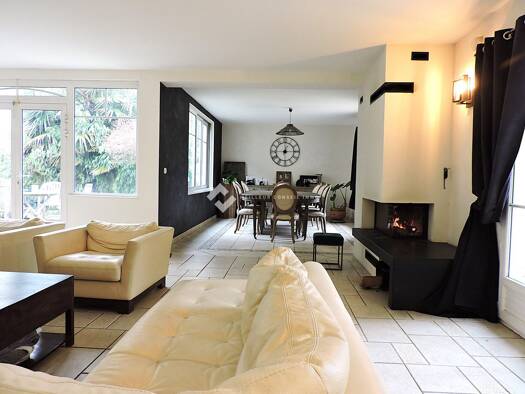 Maison à vendre 1 195 000 € 12 pièces 8 chambres 329 m² 2 399 m² de terrain Gouvernes 77400