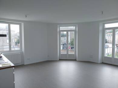 Appartement à louer 650 € 3 pièces 2 chambres 61 m² Dernier étage, Étage 1/1 Chabanais 16150