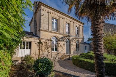 Maison à vendre 764 000 € 6 pièces 4 chambres 215 m² disponible à partir du 24/08/2025 Bayeux 14400