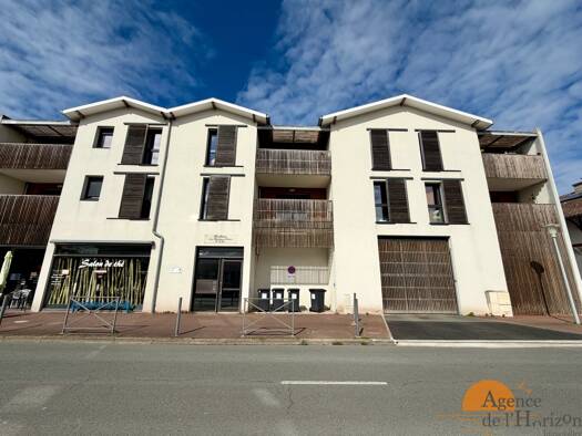 Appartement à vendre 194 500 € 2 pièces 1 chambre 41 m² RDC Arès 33740