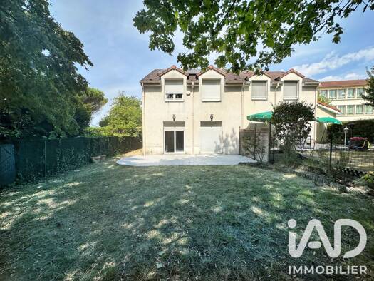 Maison à vendre 360 000 € 4 pièces 3 chambres 81 m² 100 m² de terrain Le Val Roger-Parc de la Lande Le Plessis-Trévise 94420