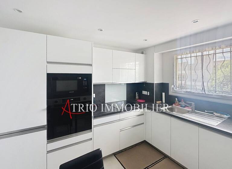 Appartement à vendre 329 000 € 2 pièces 1<br/>chambre 48 m²<br/>superficie 2/4<br/>étage Cagnes-sur-Mer 06800
