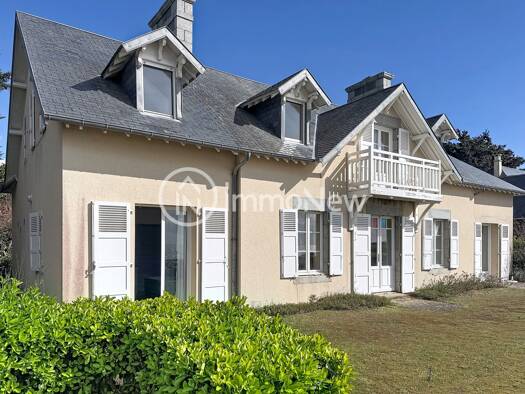 Maison à vendre 1 560 000 € 9 pièces 3 chambres 175 m² 1 263 m² de terrain Jullouville 50610