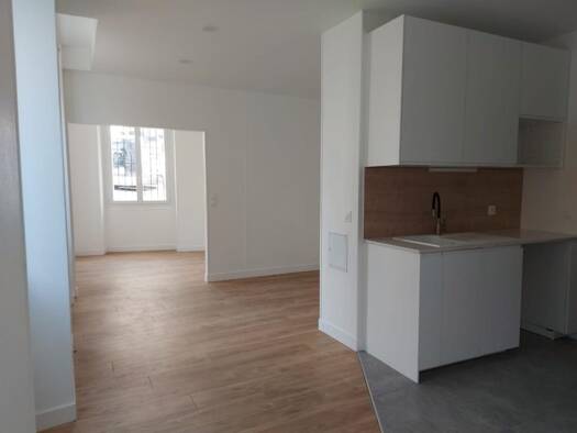 Appartement à louer 800 € 2 pièces 1 chambre 52,3 m² RDC Centre Melun 77000