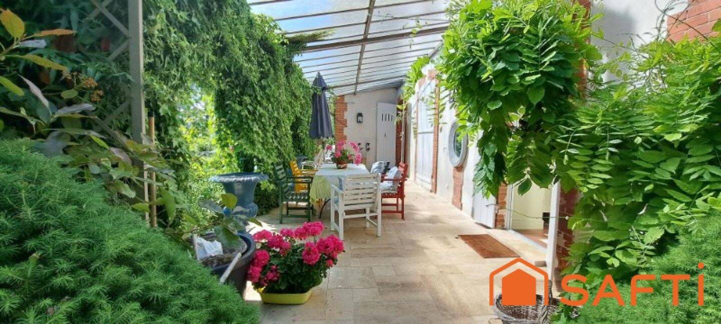 Maison à vendre, 300m², FERRIERES EN GATINAIS