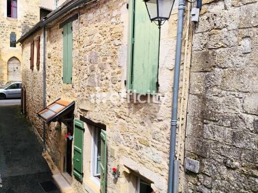 Maison de ville à vendre 66 000 € 3 pièces 2 chambres 58 m² 40 m² de terrain Puy-l'Évêque 46700