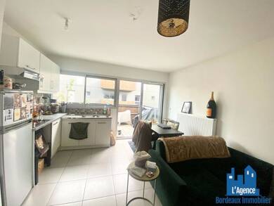 Appartement à vendre 213 000 € 2 pièces 1 chambre 43 m² Étage 5/6 Bordeaux 33300