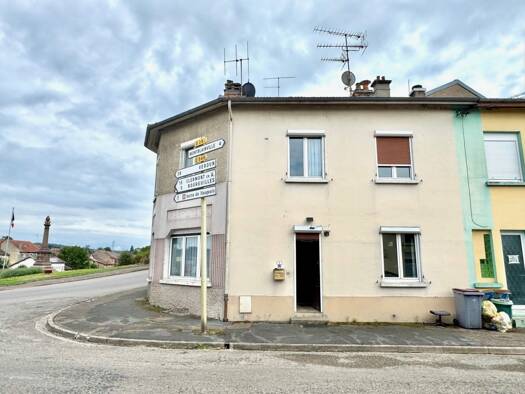Maison à vendre 85 000 € 6 pièces 4 chambres 123 m² 123 m² de terrain Varennes en Argonne 55270