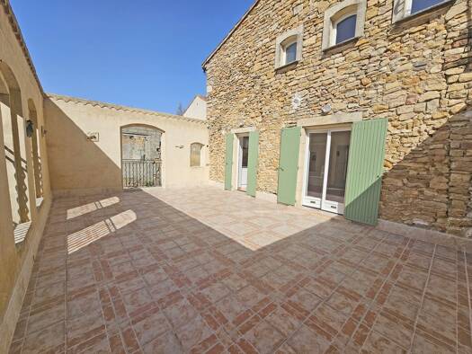 Appartement à louer 836 € 4 pièces 3 chambres 81,7 m² Étage 1/2 Mornas 84550