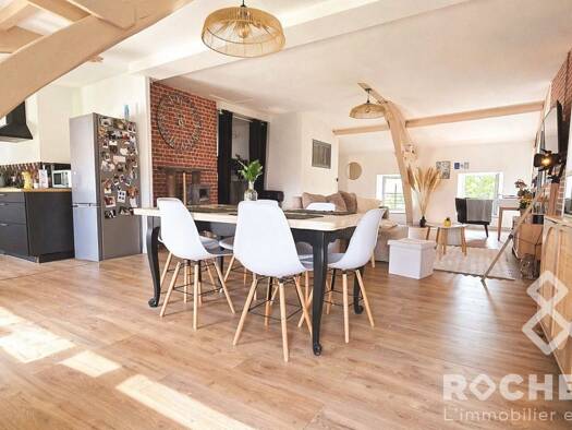 Appartement à vendre 106 250 € 4 pièces 3 chambres 114 m² Étage 2/2 Aulnay 17470
