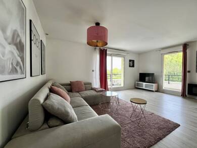 Appartement à louer 900 € 3 pièces 2 chambres 67 m² Étage 1/3 Argonne-Champ Chardon-Fontaine-Nécotin Orleans 45000