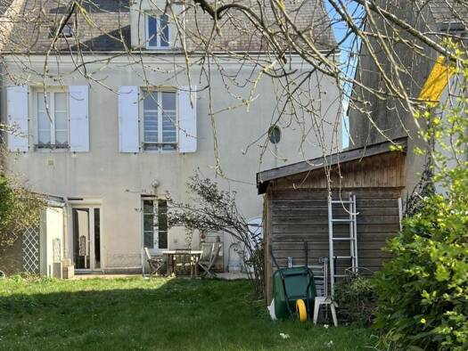 Maison à vendre 368 500 € 8 pièces 5 chambres 208 m² 419 m² de terrain Orléans 45000