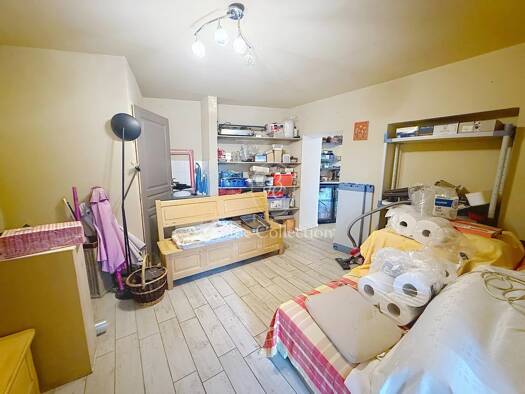 Boutique en viager libre Bouquet 45 000 € 30 m² de surface de vente Châteauneuf-Grasse 06520