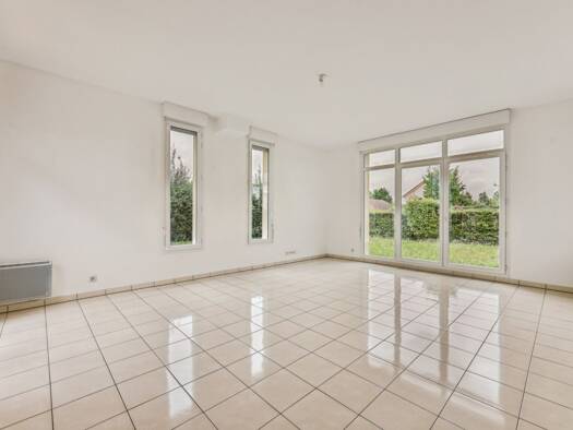 Maison de plain-pied à vendre 470 000 € 4 pièces 3 chambres 103 m² 741 m² de terrain Chanteloup-en-Brie 77600