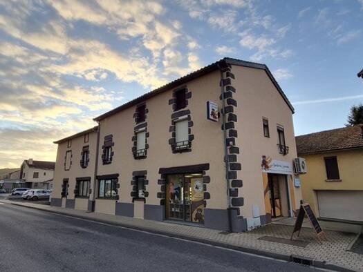 Local commercial à vendre 157 000 € 175 m² de surface de vente Pontaumur 63380