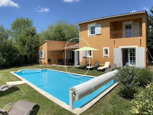 Villa à vendre 555 000 € 1 pièce 4 chambres 157 m² Saint-Saturnin-Lès-Apt 84490