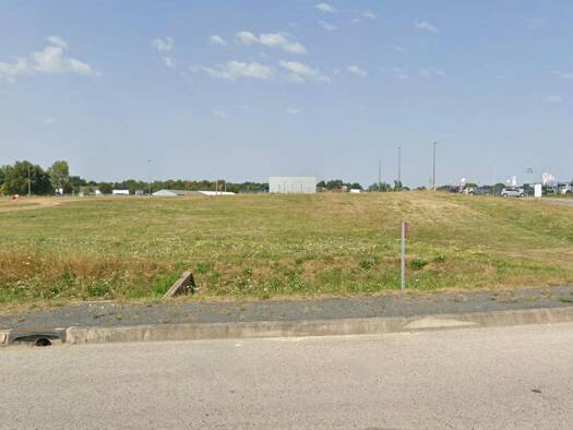 Terrain à vendre 28 000 € 1 945 m² de terrain Sud Saint-Yrieix-la-Perche 87500