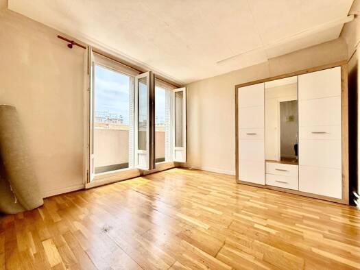 Appartement à vendre 200 000 € 1 pièce 23,95 m² Étage 7/7 Entrée de Ville Clichy 92110