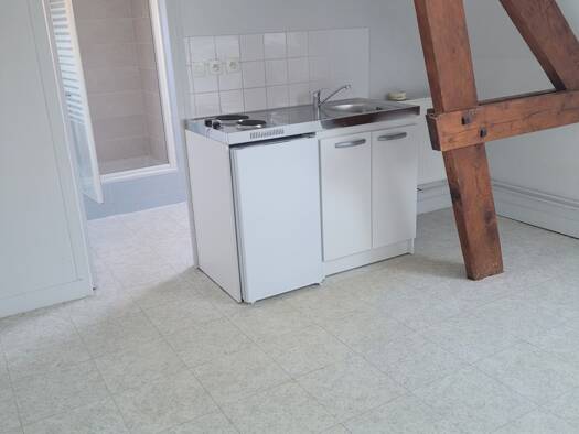 Studio à louer 370 € 1 pièce 16 m² Étage 3/3 dès le 22/04/2026 Neufchâtel-en-Bray 76270