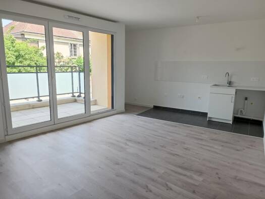 Appartement à louer 1 150 € 4 pièces 3 chambres 74 m² 2ème étage Saint Michel Est Etampes 91150