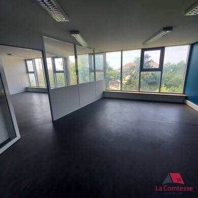 Espace bureau à vendre 222 600 € 180 m² de bureaux La Cabucelle Marseille 13015