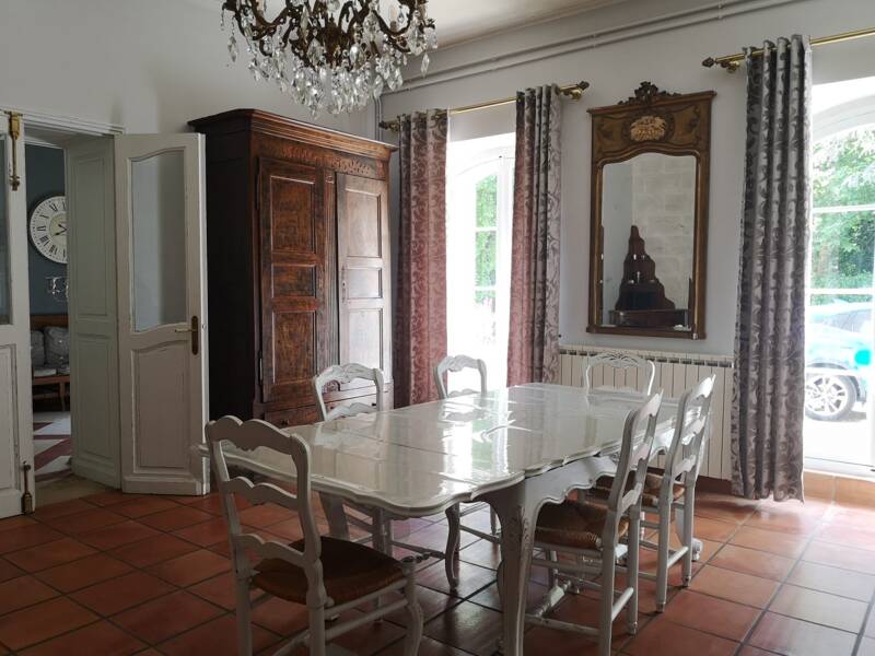 Maison à vendre, 500m², ENTRAIGUES SUR LA SORGUE