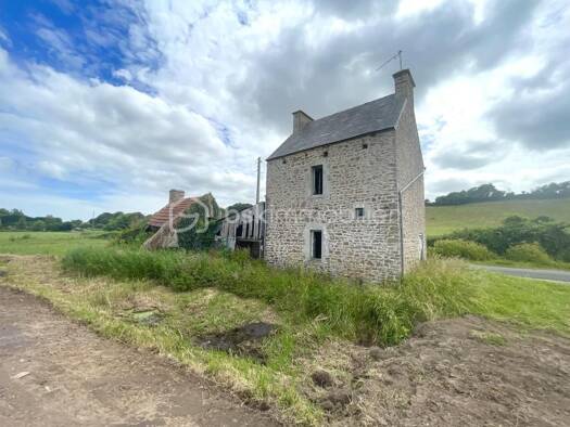 Propriété à vendre 121 000 € 2 pièces 1 chambre 46 m² 3 100 m² de terrain Quinéville 50310