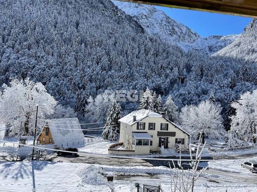Local d'activités à vendre 450 000 € 375 m² d'espace de stockage Secteur Montagne Bagnères-de-Bigorre 65200