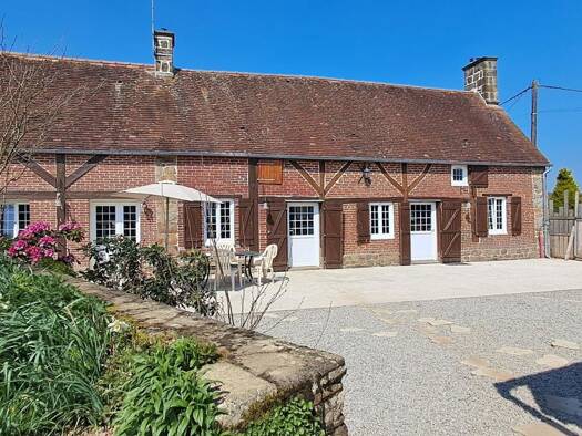 Maison à vendre 189 000 € 7 pièces 4 chambres 155 m² 15 573 m² de terrain Montreuil-au-Houlme 61210