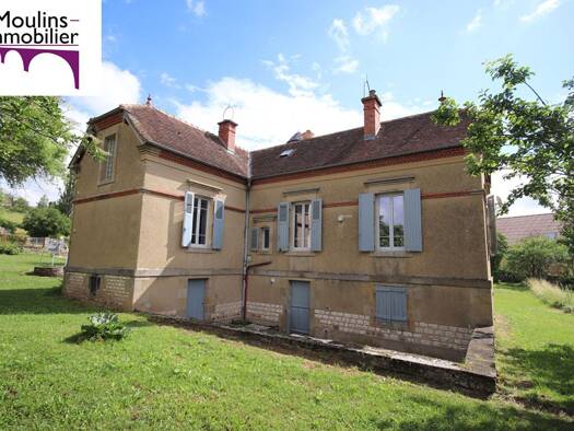 Maison à vendre 196 000 € 6 pièces 4 chambres 190 m² 4 753 m² de terrain Souvigny 03210