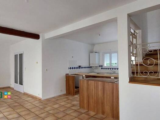 Duplex à louer 814 € 4 pièces 3 chambres 101,6 m² 2ème étage Centre Ville-Louis Blanc Alès 30100