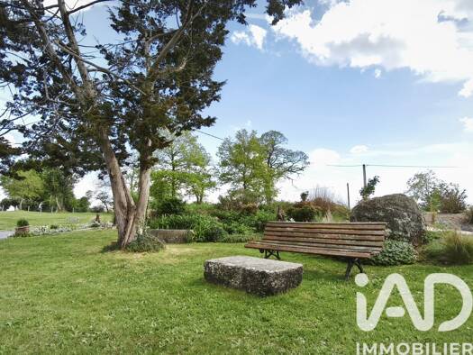 Maison à vendre 331 500 € 6 pièces 3 chambres 128 m² 18 657 m² de terrain Commer 53470