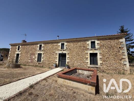 Maison à vendre 219 000 € 7 pièces 5 chambres 200 m² 6 200 m² de terrain Plaine-et-Vallées 79100