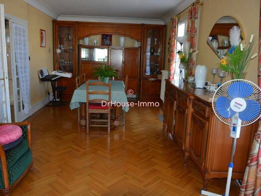 Maison en viager Bouquet 71 498 € 8 pièces 4 chambres 157 m² 844 m² de terrain Est Saint-Junien 87200