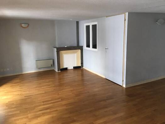 Appartement à louer 470 € 2 pièces 1 chambre 48 m² 2ème étage Centre Ville Valence 26000