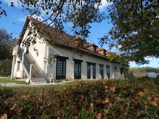 Maison à vendre 780 000 € 25 pièces 19 chambres 830 m² 36 000 m² de terrain Salignac-Eyvigues 24590