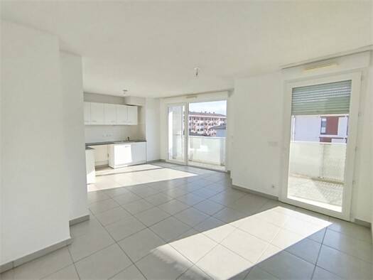 Appartement à louer 1 550 € 3 pièces 2 chambres 57 m² 5ème étage Vernand Annemasse 74100