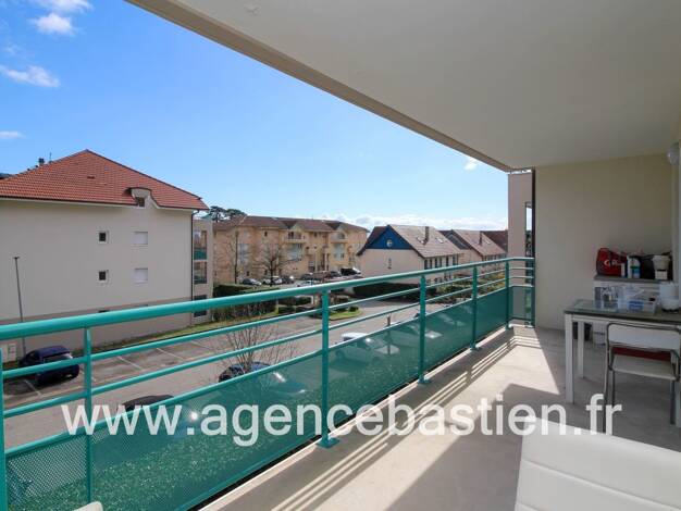 Appartement à vendre 395 000 € 3 pièces 2 chambres 84 m² Étage 2/3 Ouest Gex 01170